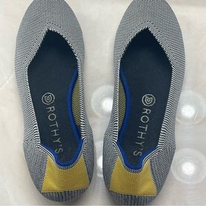 Rothy's womans size 9 M. Only worn a few times. Great shape